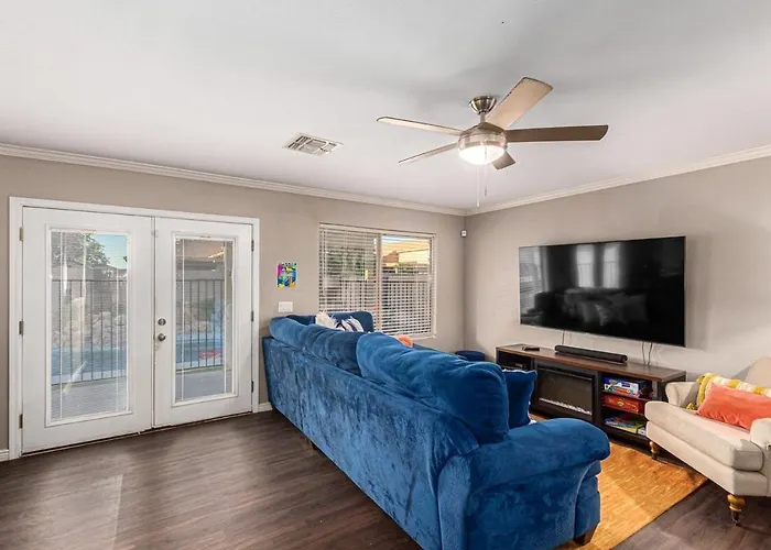 View Fireworks, Restaurants, Westgate,p83,stadiums Holiday home Peoria